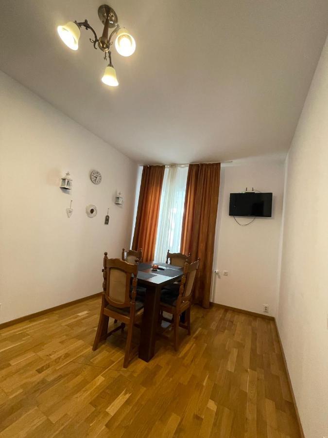 Londof Schei Apartments - Downtown Braşov Buitenkant foto
