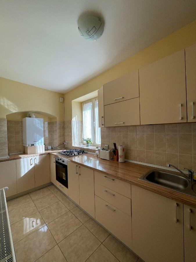 Londof Schei Apartments - Downtown Braşov Buitenkant foto